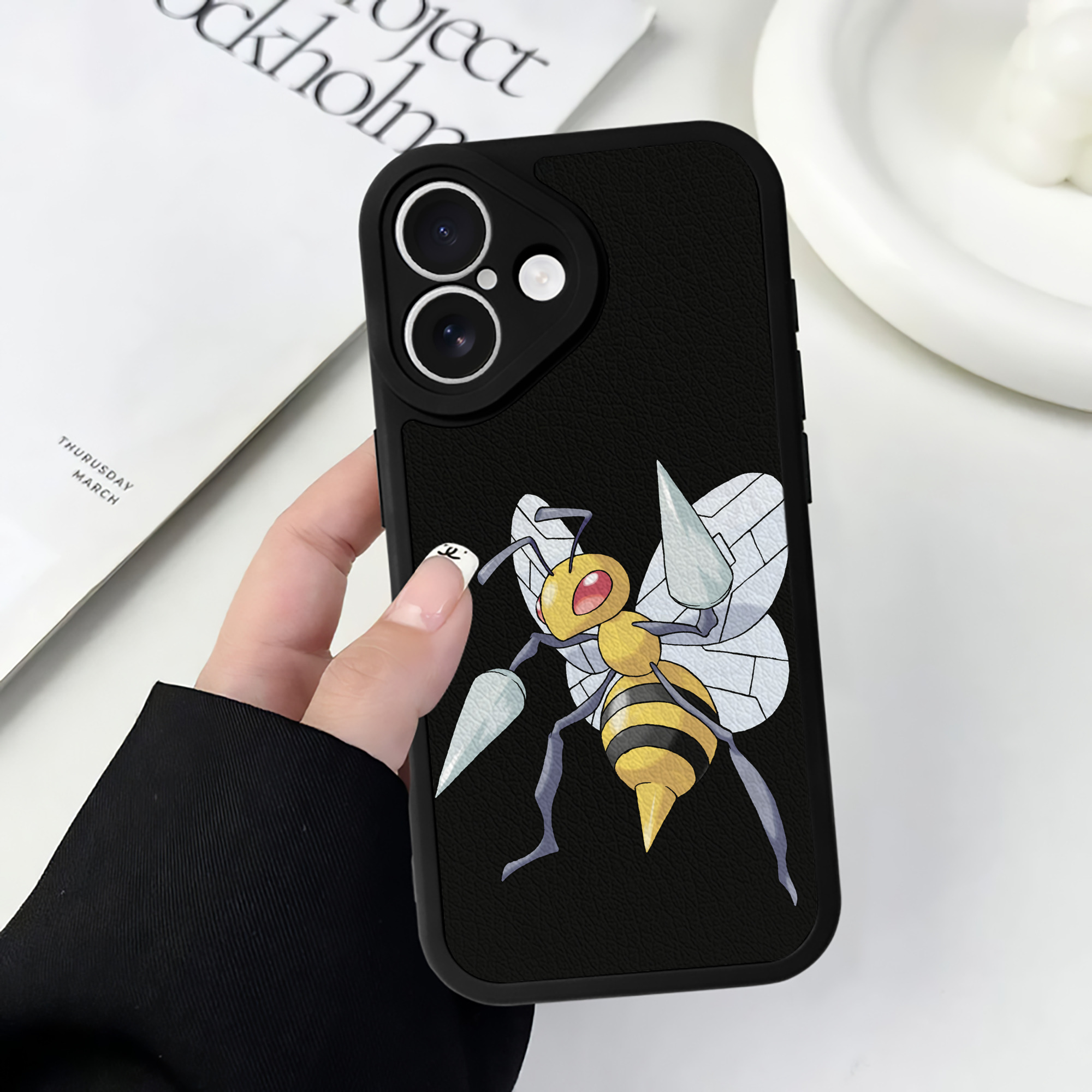 （画像用） ポケットモンスター Pokémon 【iPhone 16シリーズ対応】シリコンスマホケース（レザー調） 材質：シリコン